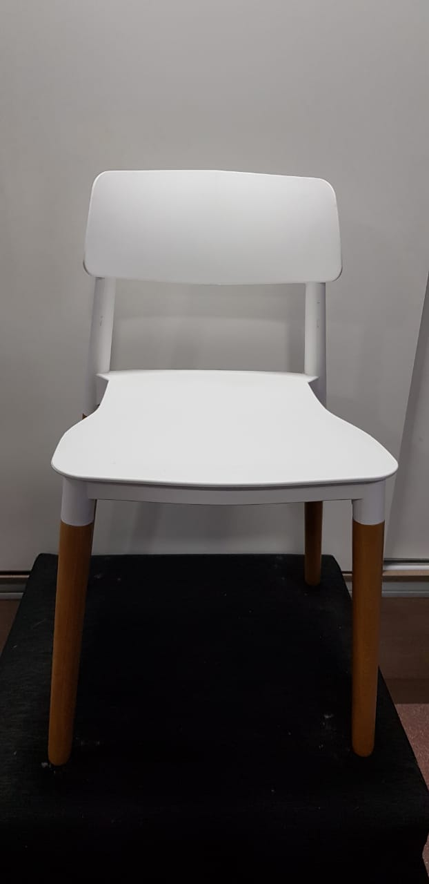 Silla Unican Milan Base Madera Color Blanca