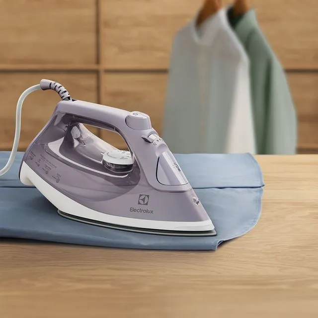 Plancha A Vapor Electrolux Experience Esi50 2200w - Imagen 6